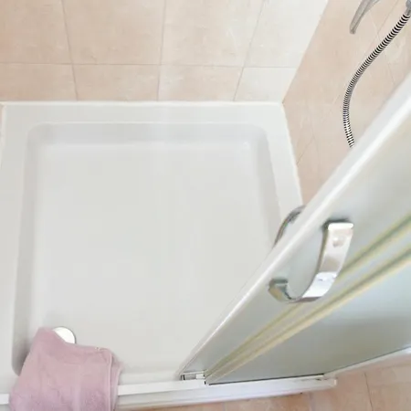 Vilma Close To Rab Gasthuis Palit